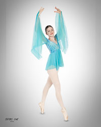 20260517-StudioOne-Lily_Osborne-Magnet-3.jpg