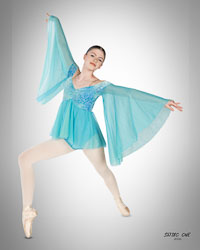 20260517-StudioOne-Lily_Osborne-Magnet-5.jpg