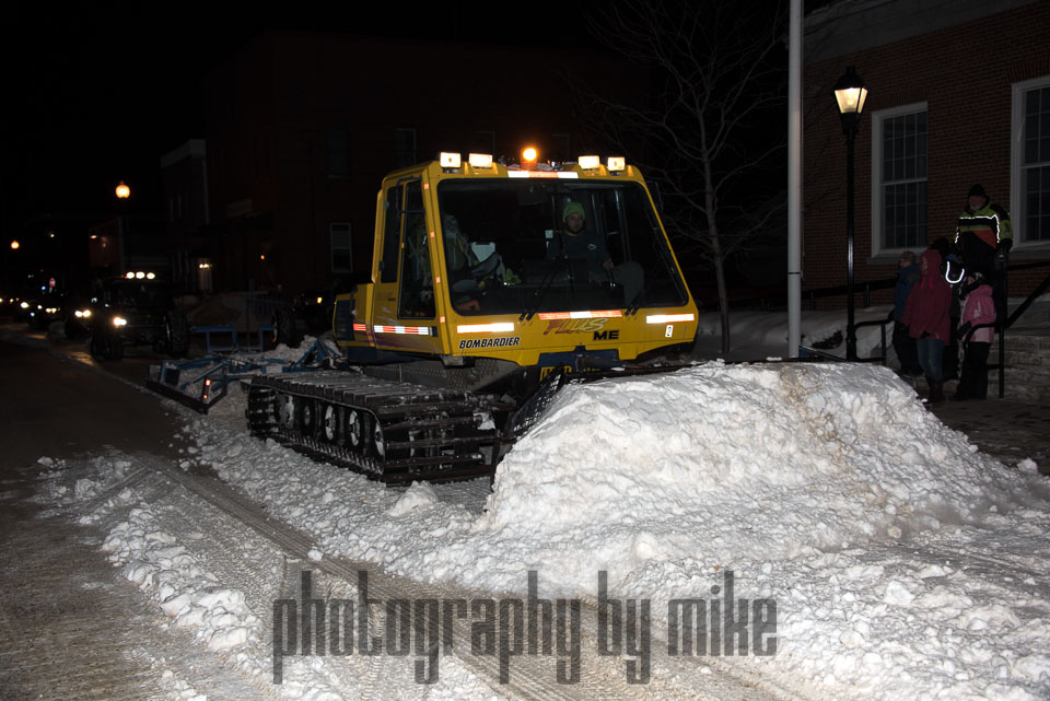 20150213-antique_snowmobile_parade-002-Edit.jpg