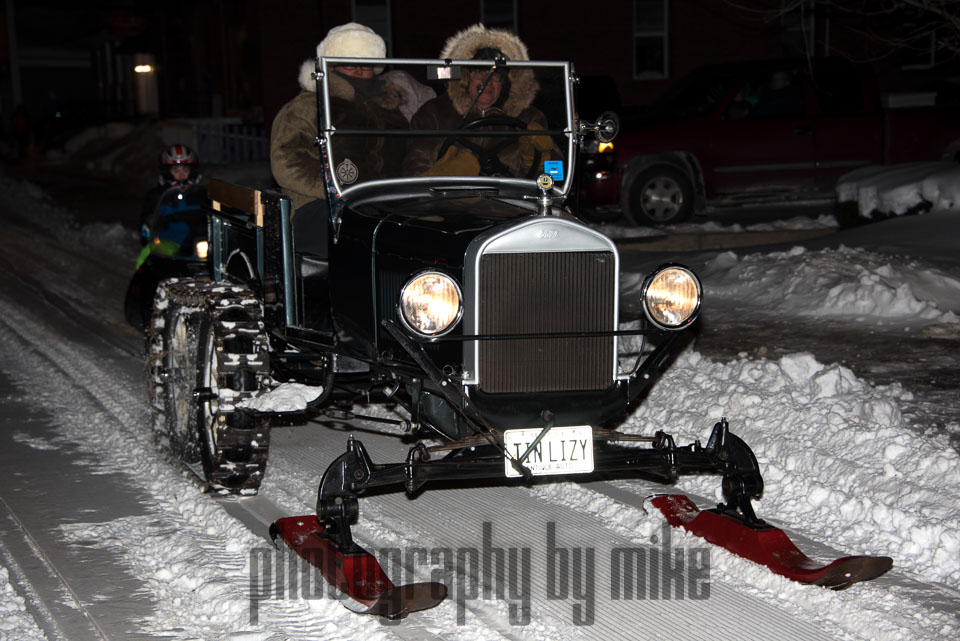 20150213-antique_snowmobile_parade-008-Edit.jpg