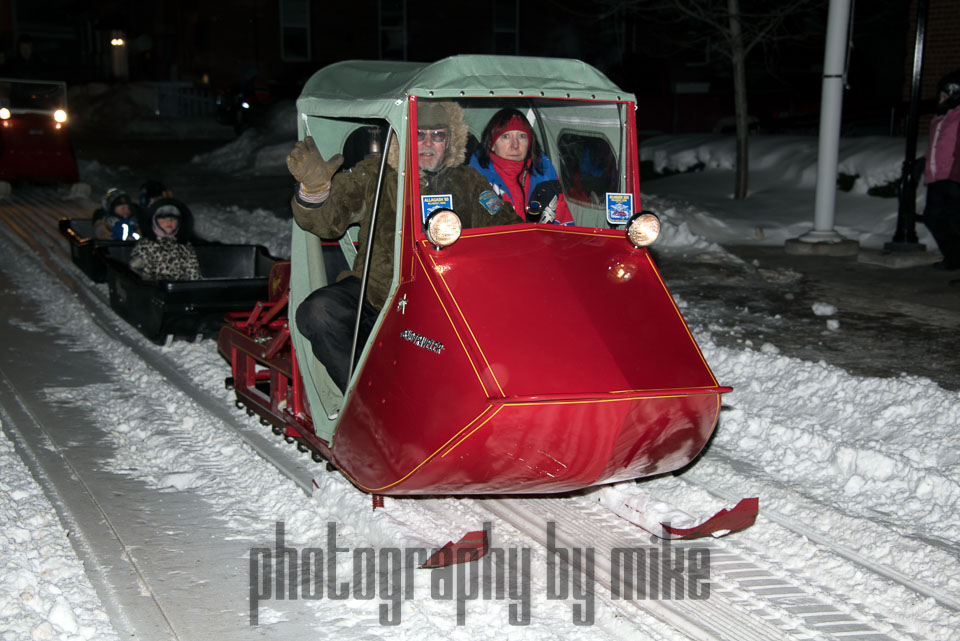 20150213-antique_snowmobile_parade-011-Edit.jpg