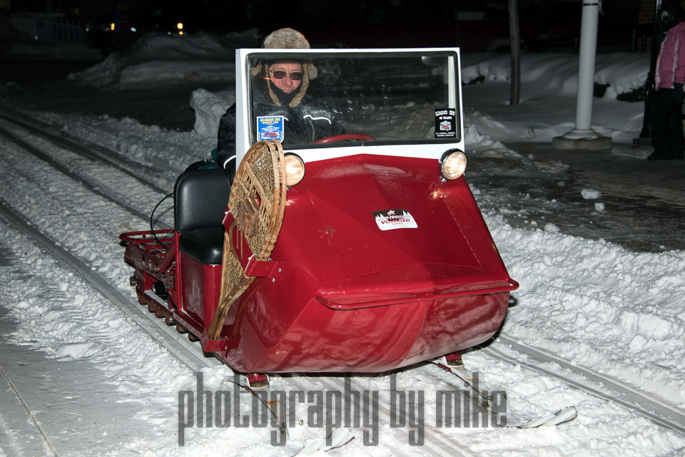 20150213-antique_snowmobile_parade-024-Edit.jpg