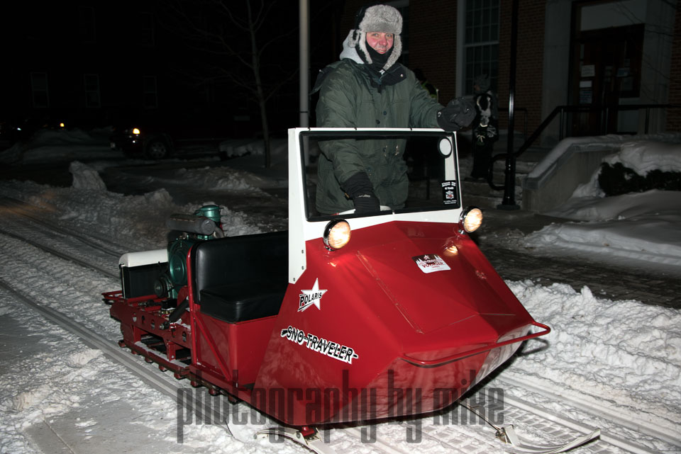 20150213-antique_snowmobile_parade-035-Edit.jpg