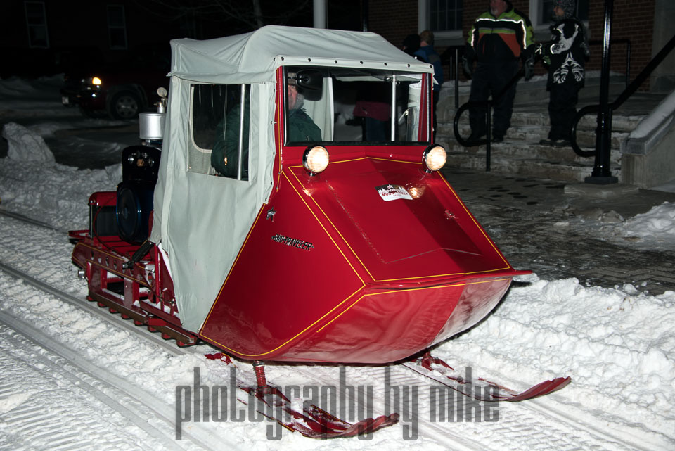 20150213-antique_snowmobile_parade-040-Edit.jpg