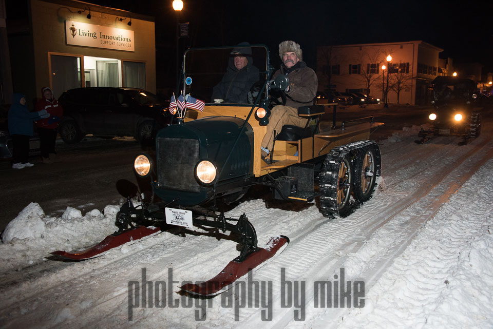 20160212-snowmobile_parade-014.jpg