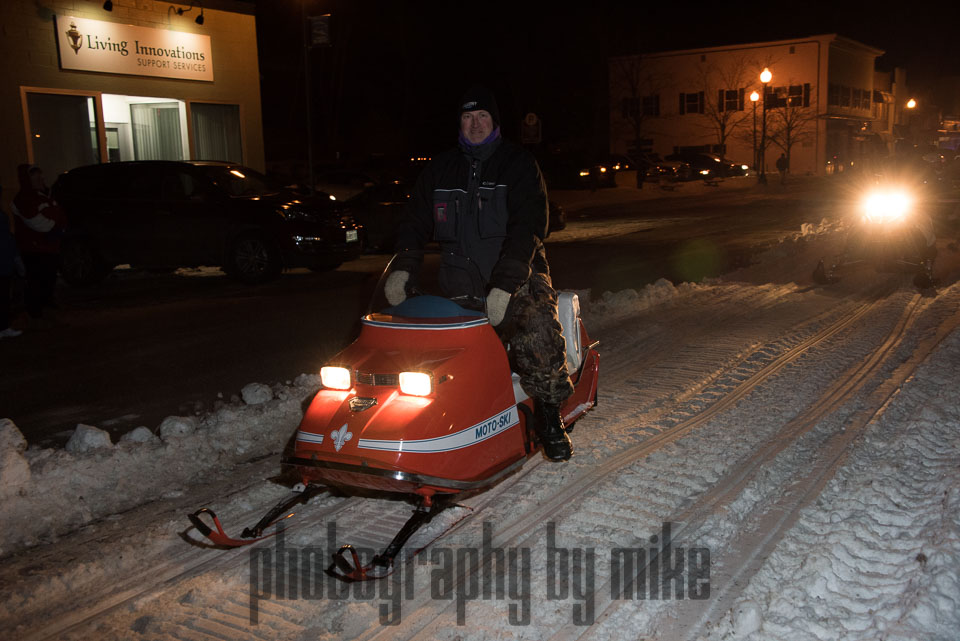 20160212-snowmobile_parade-032.jpg