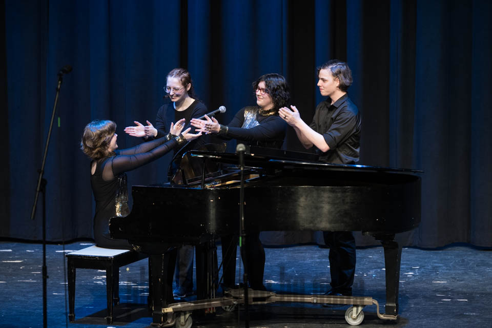 20250404-Caberet-0110.jpg
